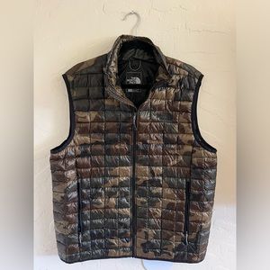The North Face Thermoball Camouflage Mens Large Vest